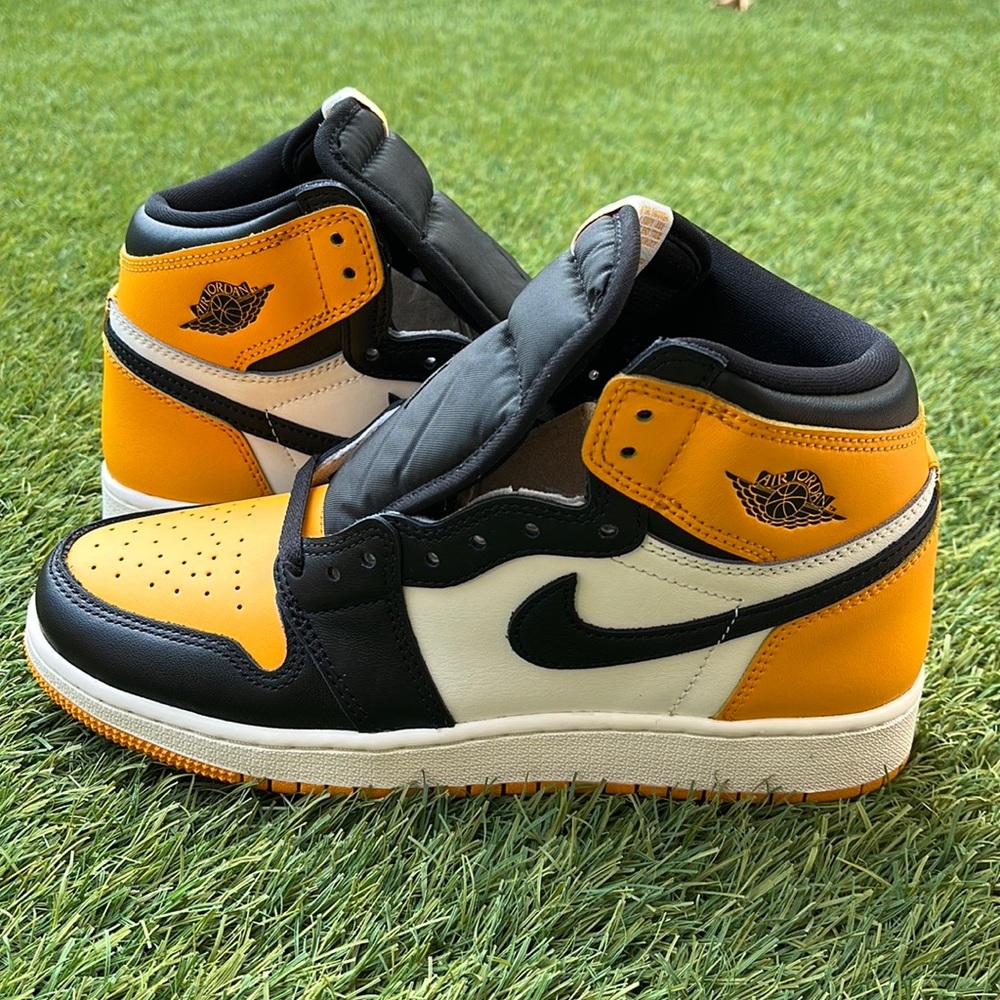 Air Jordan 1 Retro High OG - Picture 1 of 5